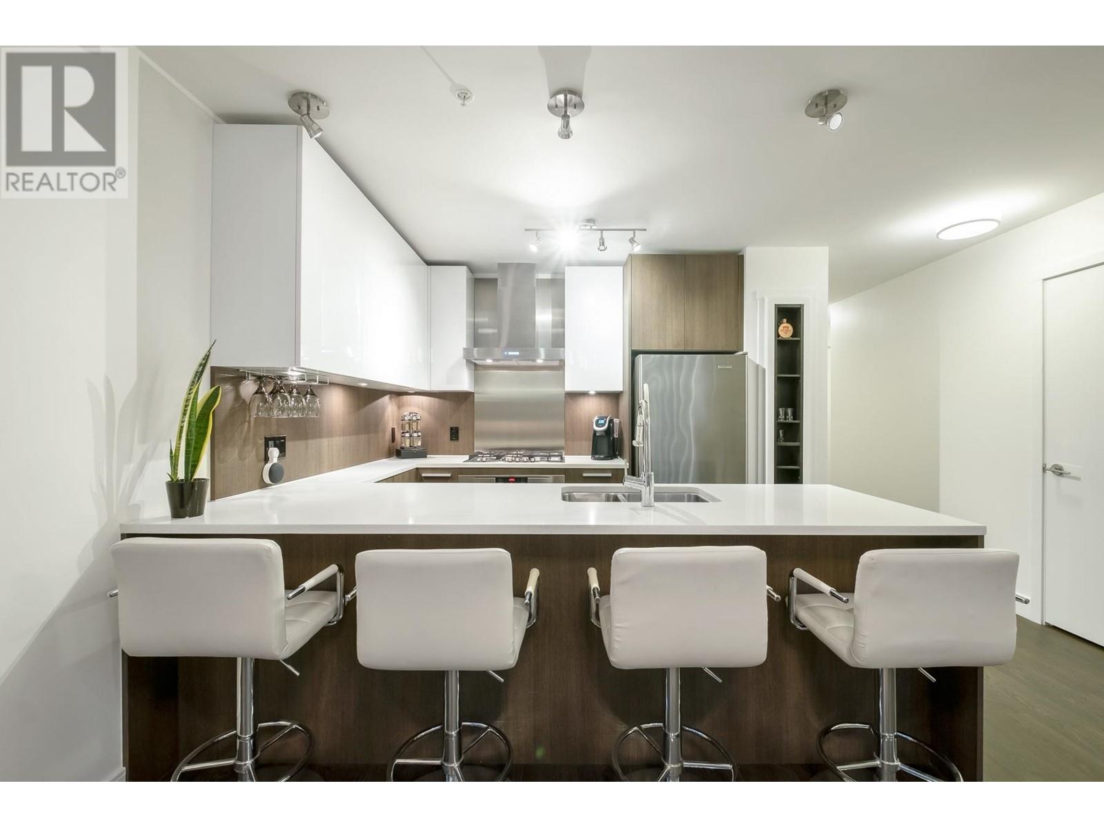 2905 3007 Glen Drive, Coquitlam, British Columbia  V3B 0L8 - Photo 9 - R2804876