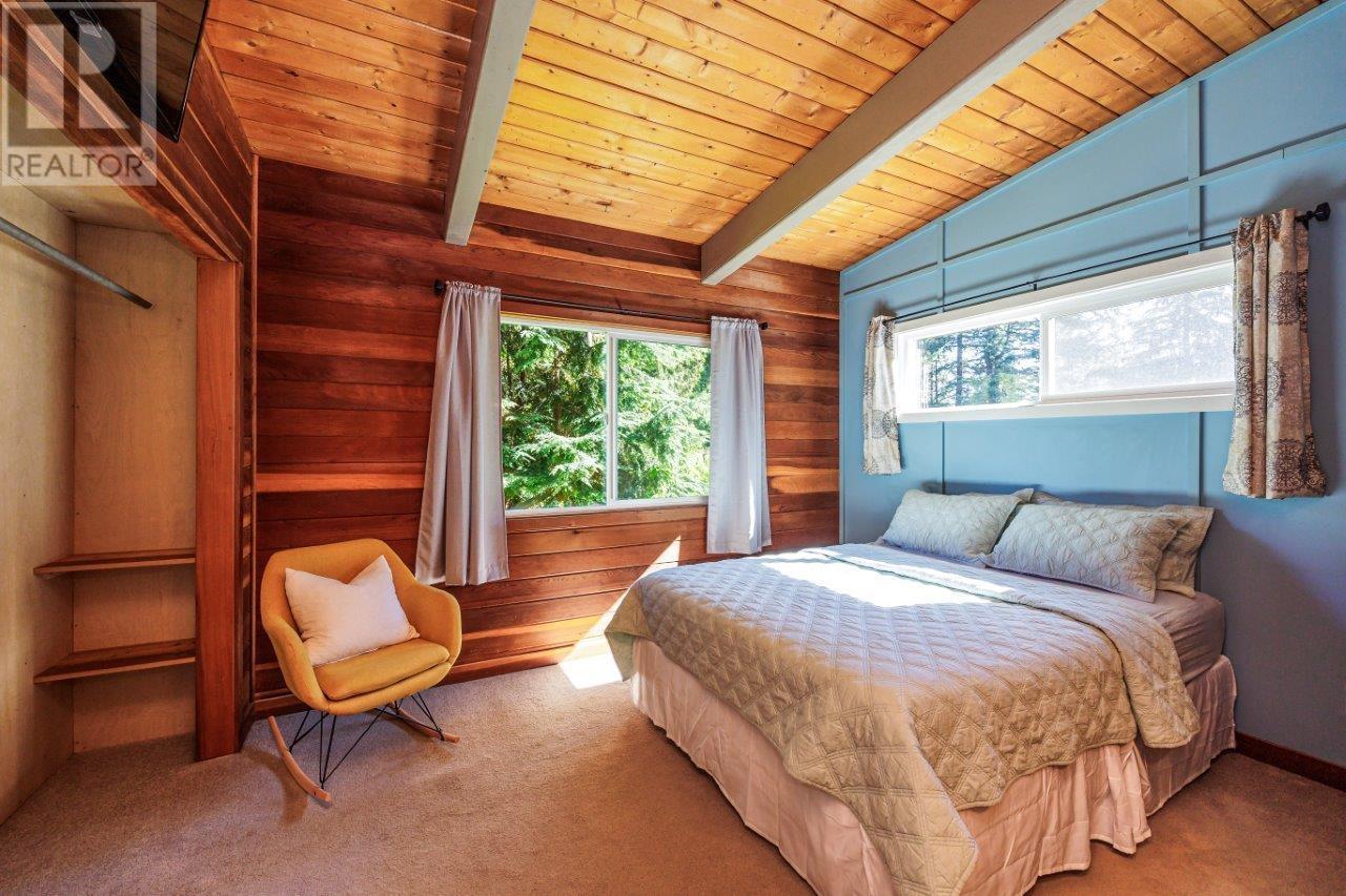 586 Cowan Road, Bowen Island, British Columbia  V0N 1G2 - Photo 13 - R2805055