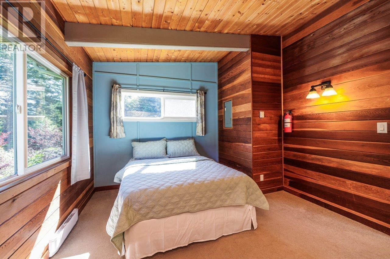 586 Cowan Road, Bowen Island, British Columbia  V0N 1G2 - Photo 14 - R2805055