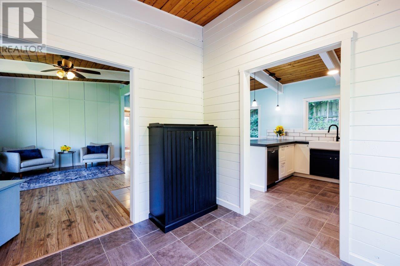 586 Cowan Road, Bowen Island, British Columbia  V0N 1G2 - Photo 18 - R2805055