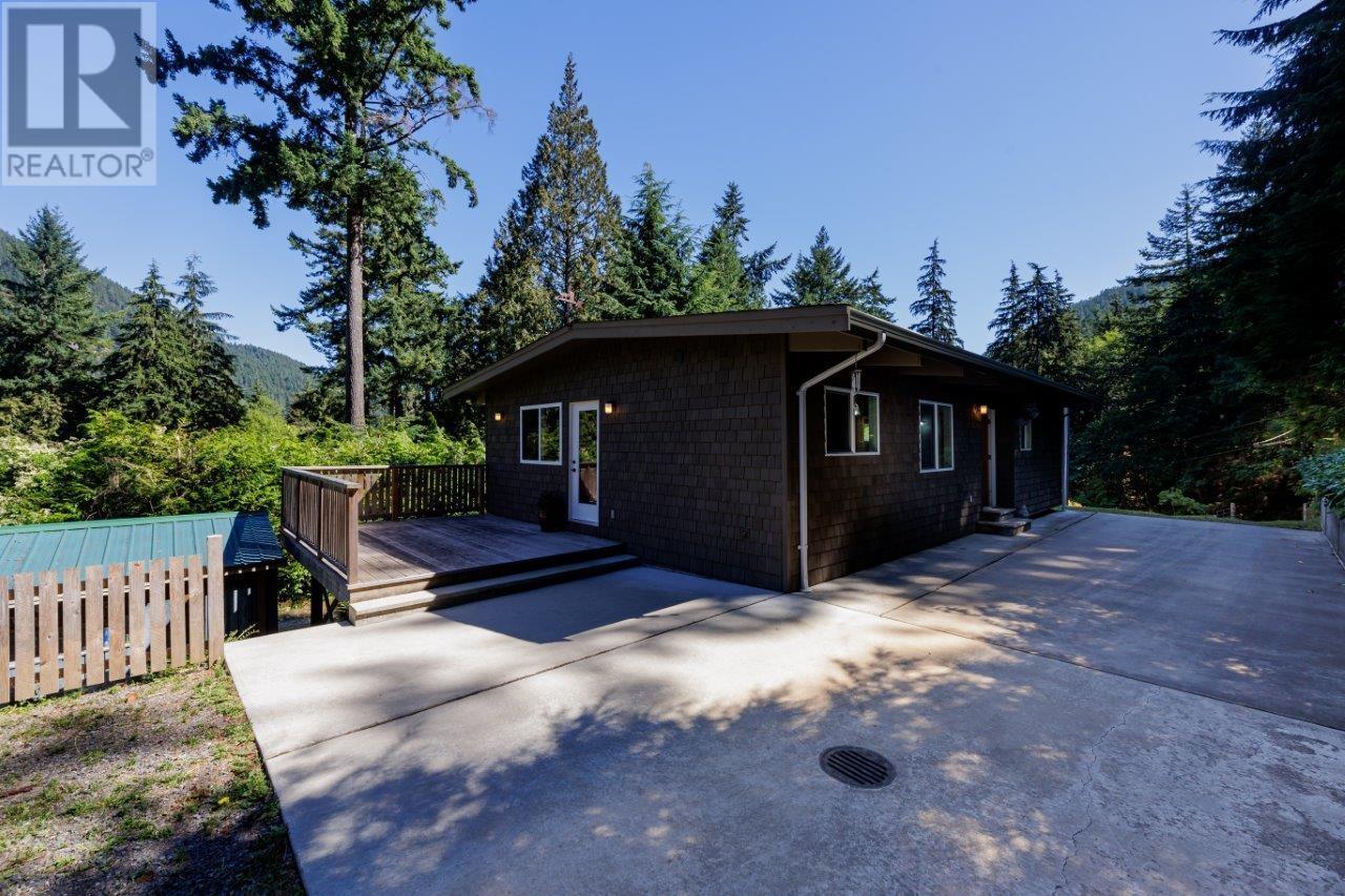 586 Cowan Road, Bowen Island, British Columbia  V0N 1G2 - Photo 25 - R2805055
