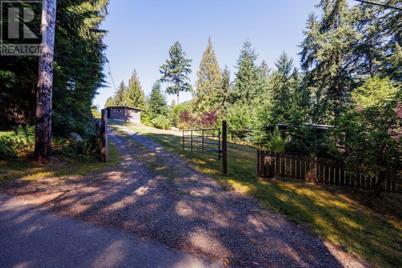 586 Cowan Road, Bowen Island, British Columbia  V0N 1G2 - Photo 28 - R2805055