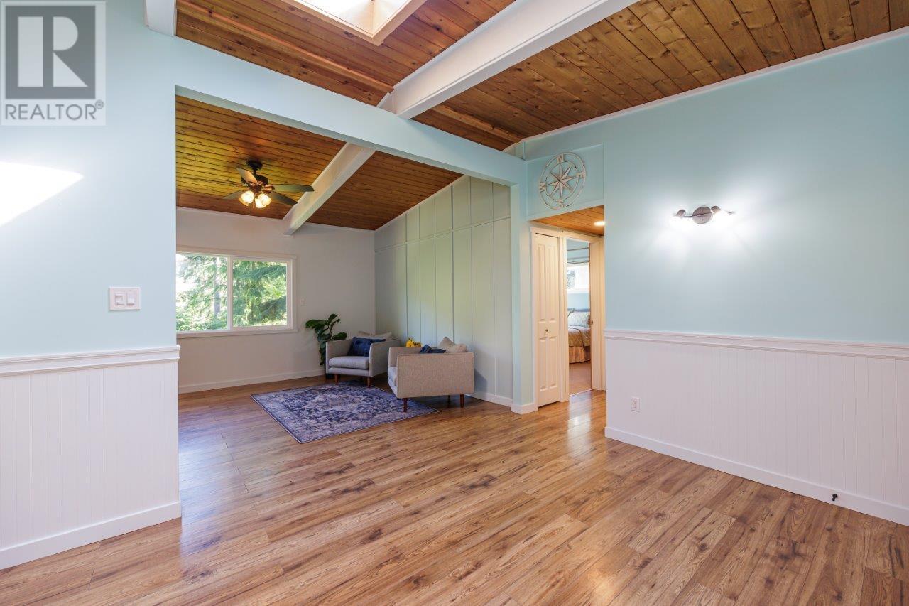 586 Cowan Road, Bowen Island, British Columbia  V0N 1G2 - Photo 5 - R2805055