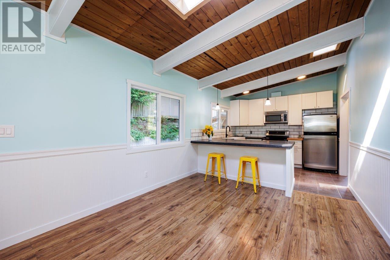 586 Cowan Road, Bowen Island, British Columbia  V0N 1G2 - Photo 8 - R2805055