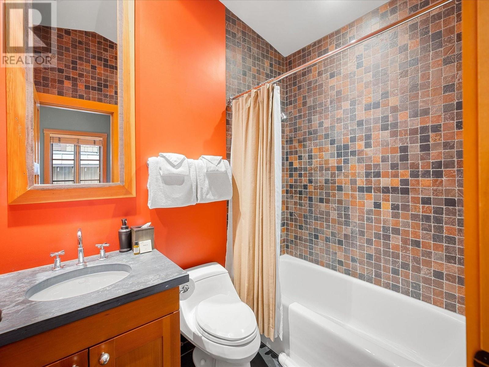 19d 2300 Nordic Drive, Whistler, British Columbia  V8E 0A6 - Photo 25 - R2805193