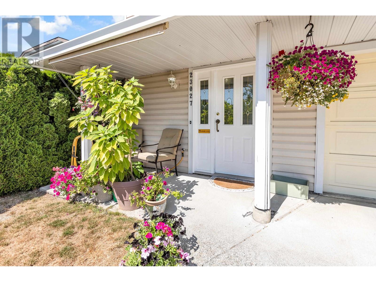 23027 Olund Crescent, Maple Ridge, British Columbia  V2X 0E8 - Photo 3 - R2805167