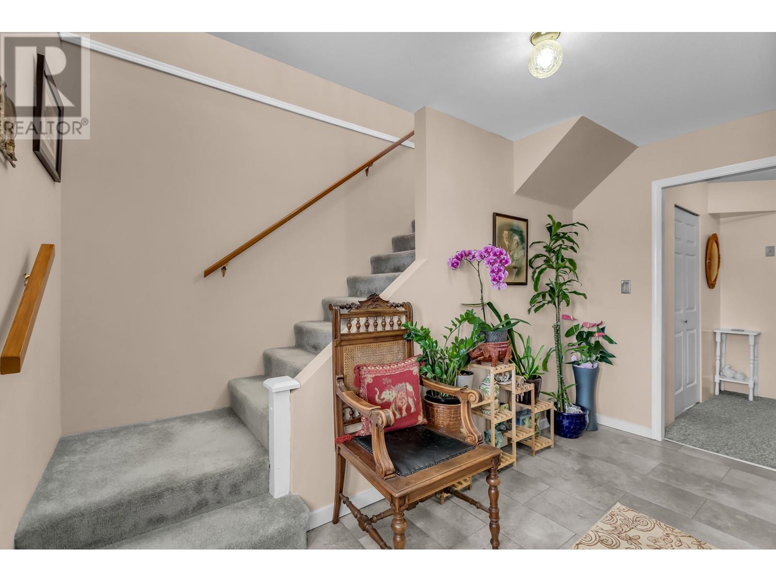 23027 Olund Crescent, Maple Ridge, British Columbia  V2X 0E8 - Photo 4 - R2805167