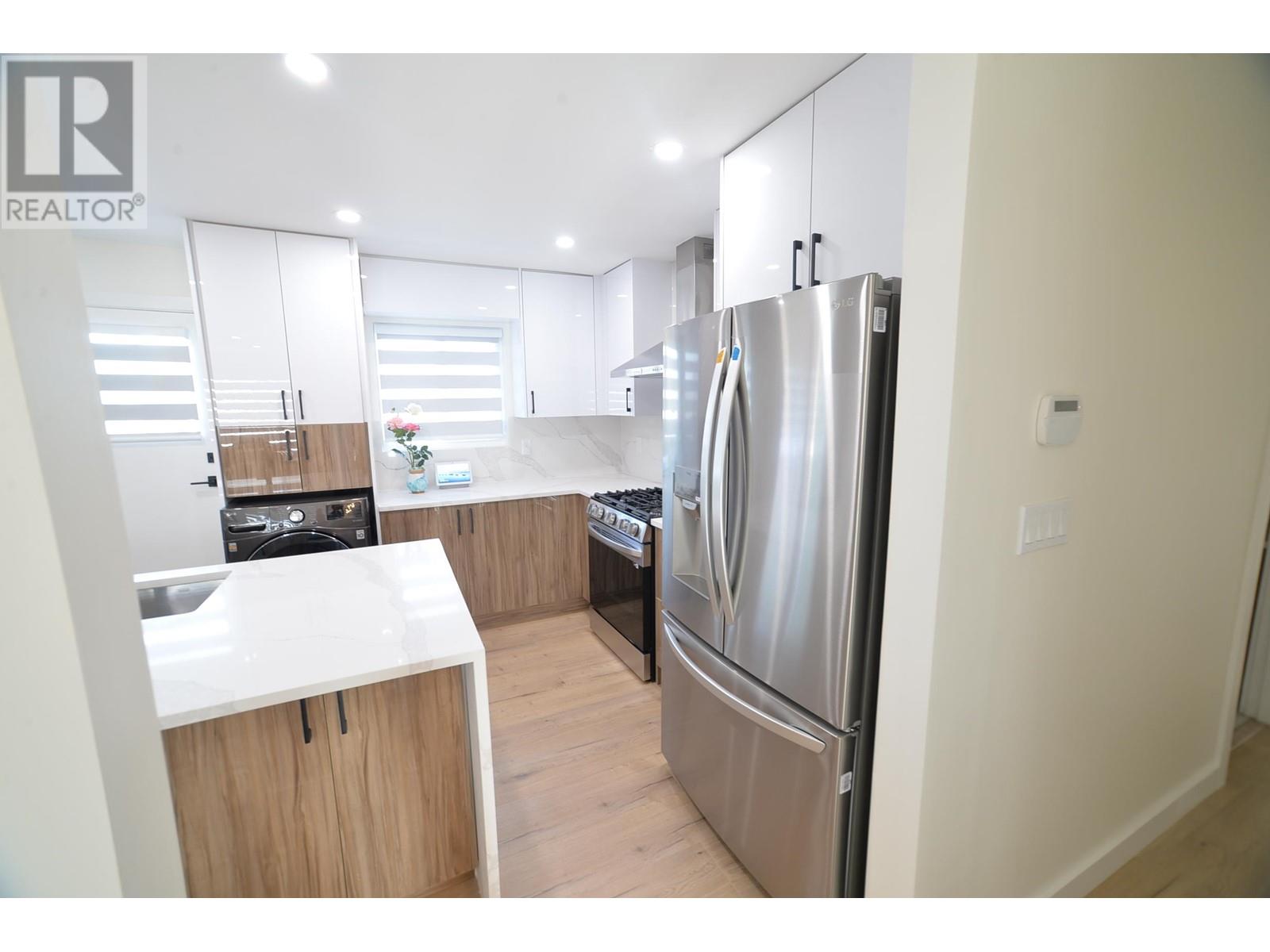 926 Grove Avenue, Burnaby, British Columbia  V5B 4G7 - Photo 8 - R2805296