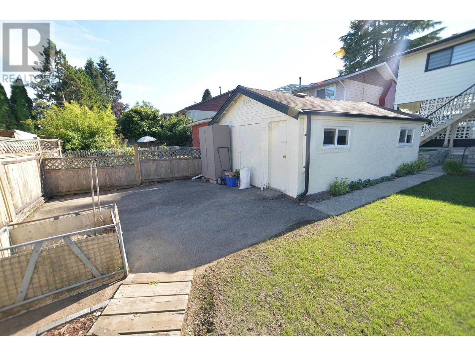 926 Grove Avenue, Burnaby, British Columbia  V5B 4G7 - Photo 38 - R2805296