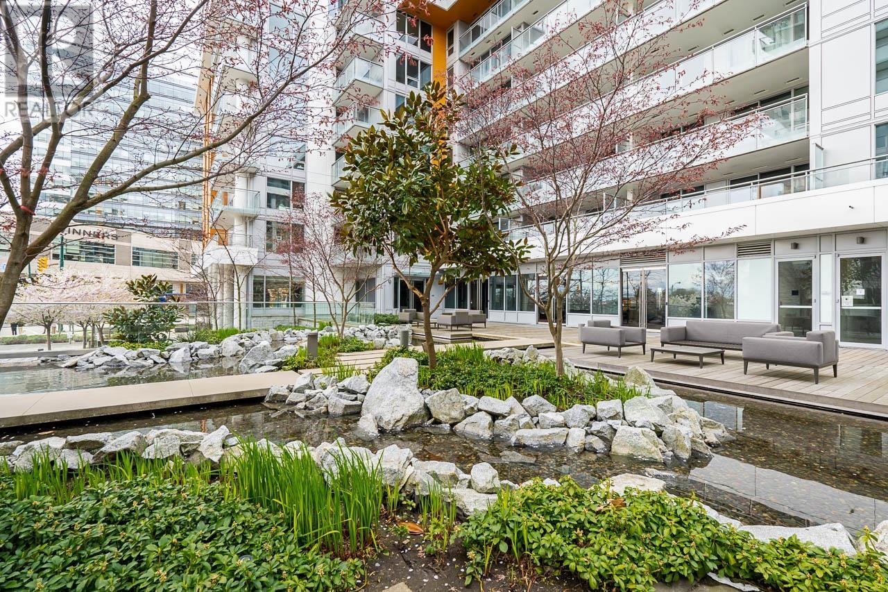816 433 Sw Marine Drive, Vancouver, British Columbia  V5X 0H5 - Photo 1 - R2805384