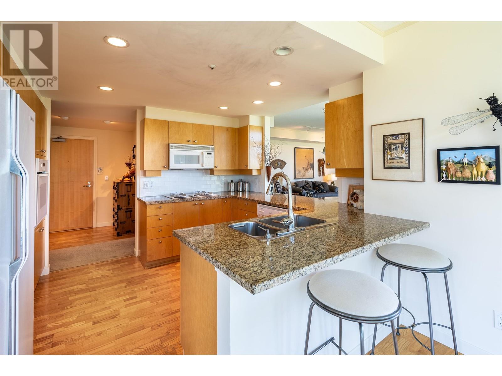 503 1710 Bayshore Drive, Vancouver, British Columbia  V6G 3G4 - Photo 2 - R2805475
