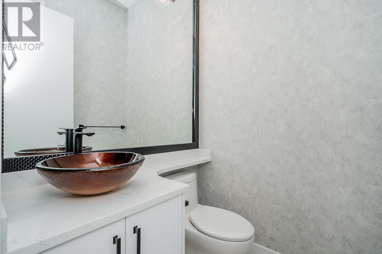 6861 Koala Court, Burnaby, British Columbia  V5E 3L1 - Photo 10 - R2802712