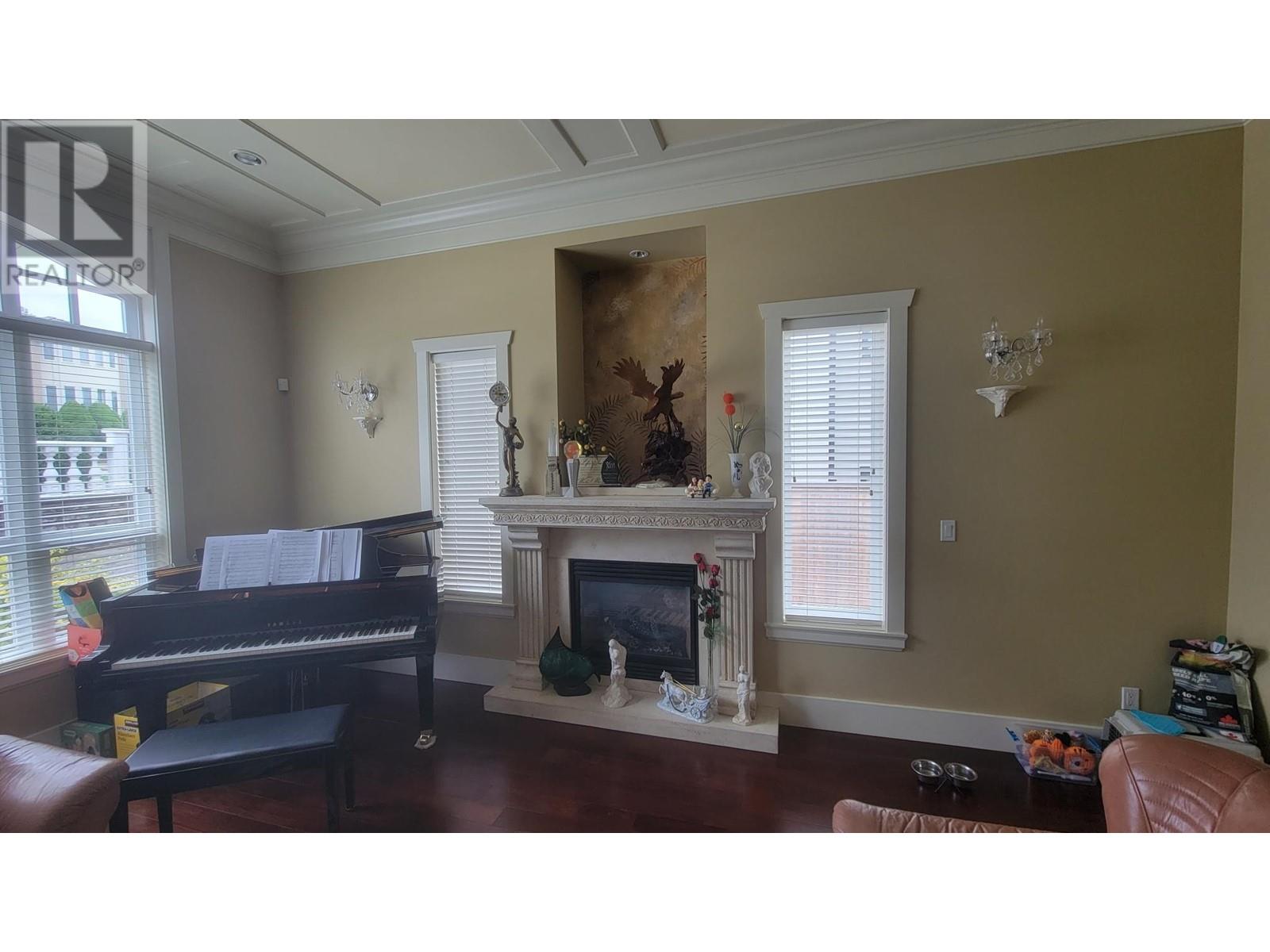 6138 Winch Street, Burnaby, British Columbia  V5B 2L3 - Photo 4 - R2805334