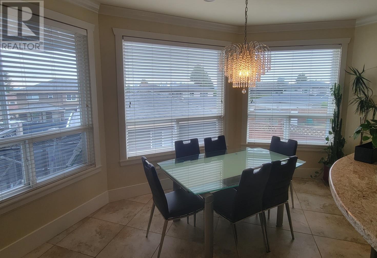 6138 Winch Street, Burnaby, British Columbia  V5B 2L3 - Photo 3 - R2805334