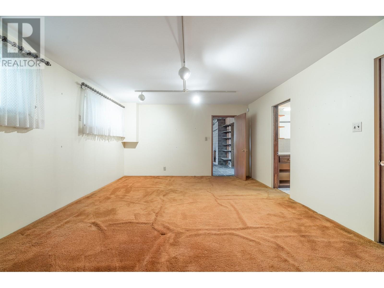 4872 Gilpin Court, Burnaby, British Columbia  V5G 3A3 - Photo 26 - R2805656