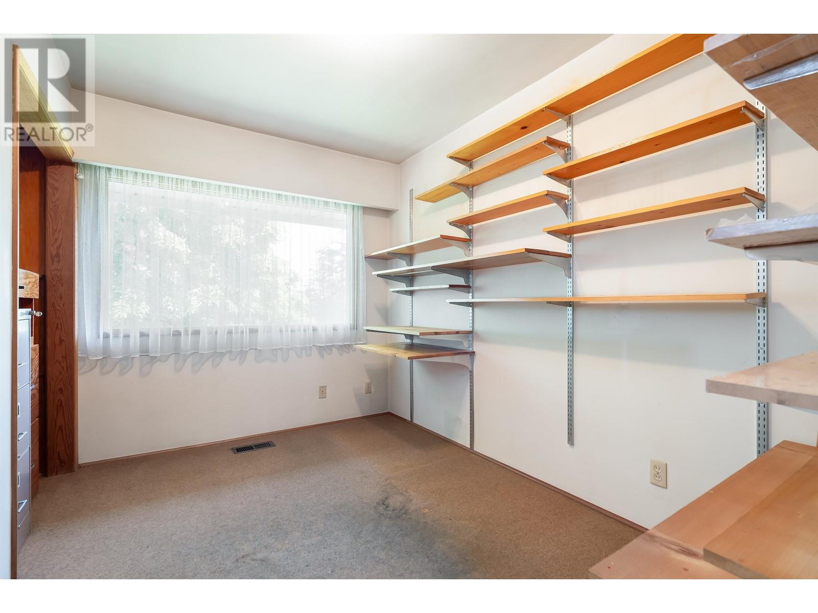 4872 Gilpin Court, Burnaby, British Columbia  V5G 3A3 - Photo 27 - R2805656
