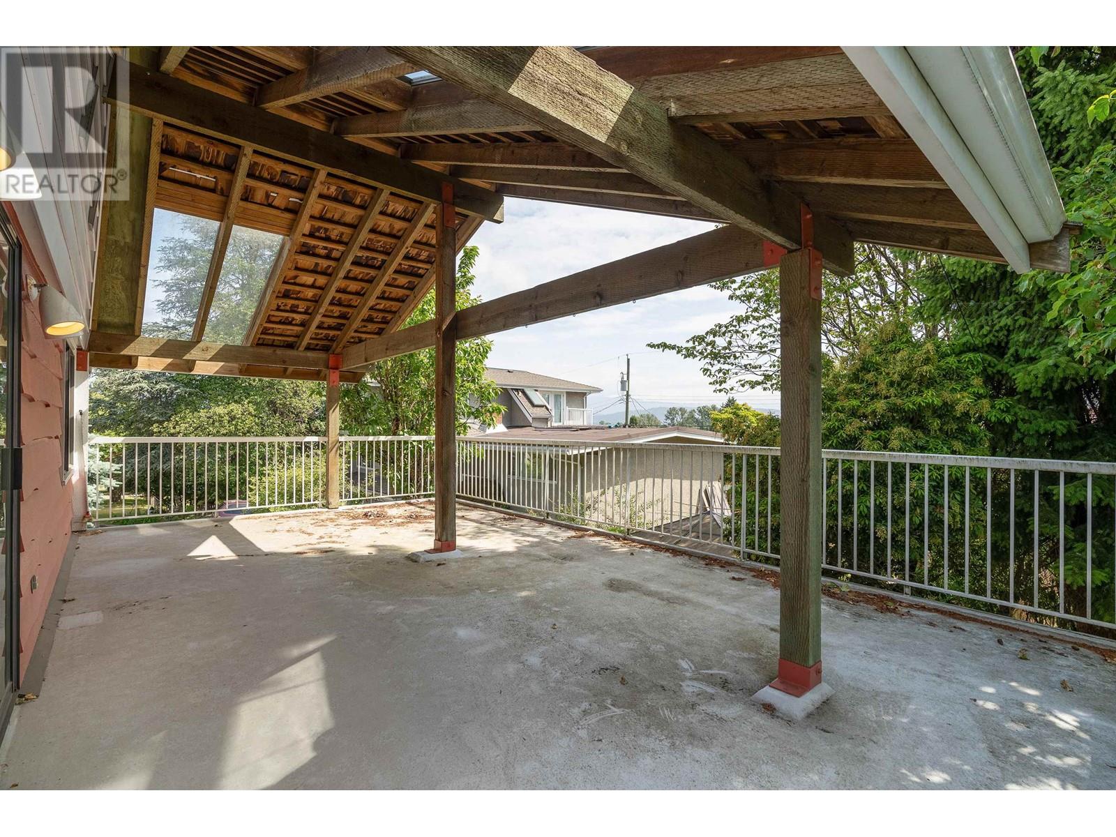 4872 Gilpin Court, Burnaby, British Columbia  V5G 3A3 - Photo 37 - R2805656