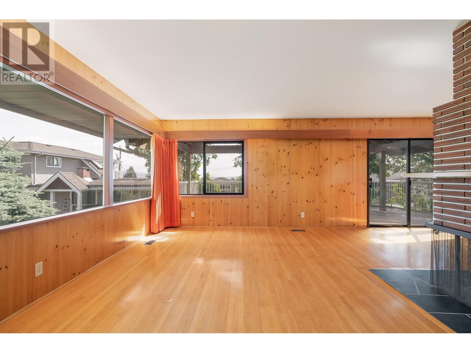 4872 Gilpin Court, Burnaby, British Columbia  V5G 3A3 - Photo 7 - R2805656