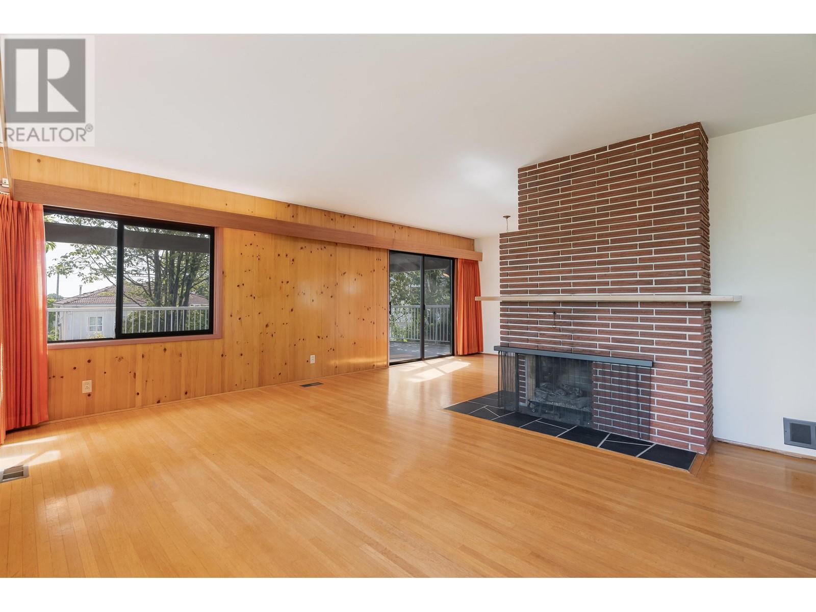 4872 Gilpin Court, Burnaby, British Columbia  V5G 3A3 - Photo 8 - R2805656