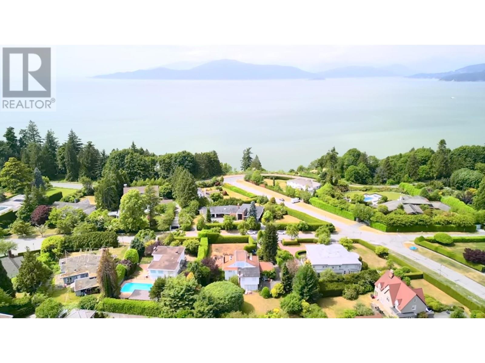 5915 NEWTON WYND, vancouver, British Columbia