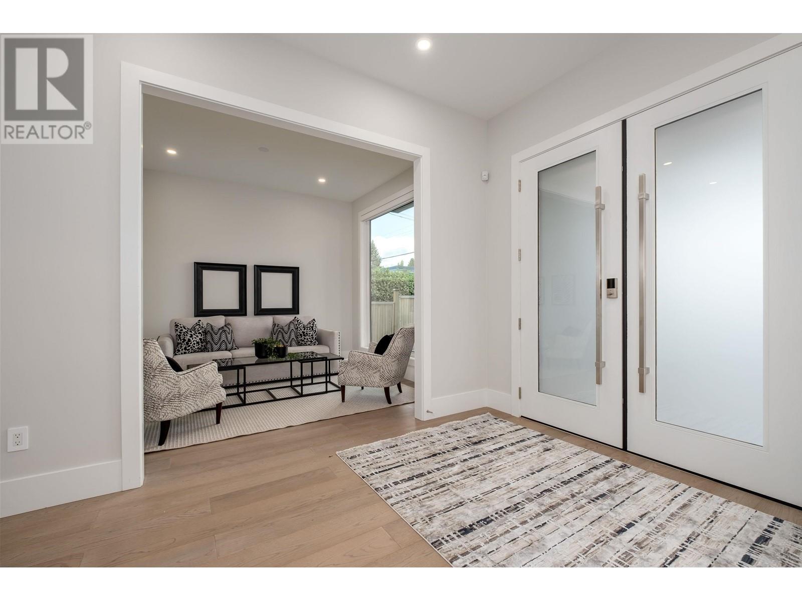 478 Mundy Street, Coquitlam, British Columbia  V3K 5N1 - Photo 3 - R2805303