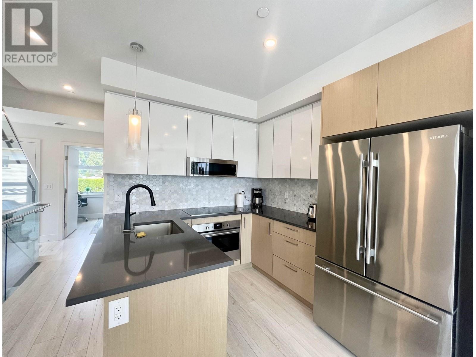 1710 Larson Road, North Vancouver, British Columbia  V7M 2Z4 - Photo 4 - R2805370