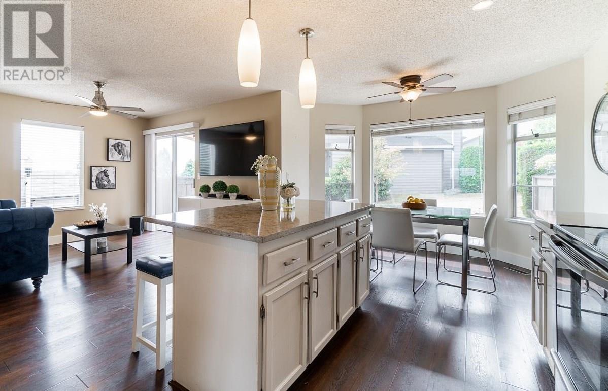 113 1140 Castle Crescent, Port Coquitlam, British Columbia  V3C 5M2 - Photo 2 - R2805546
