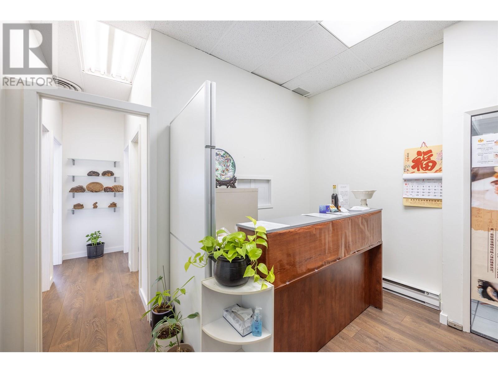 202 513 Main Street, Vancouver, British Columbia  V6A 2V1 - Photo 2 - C8053206