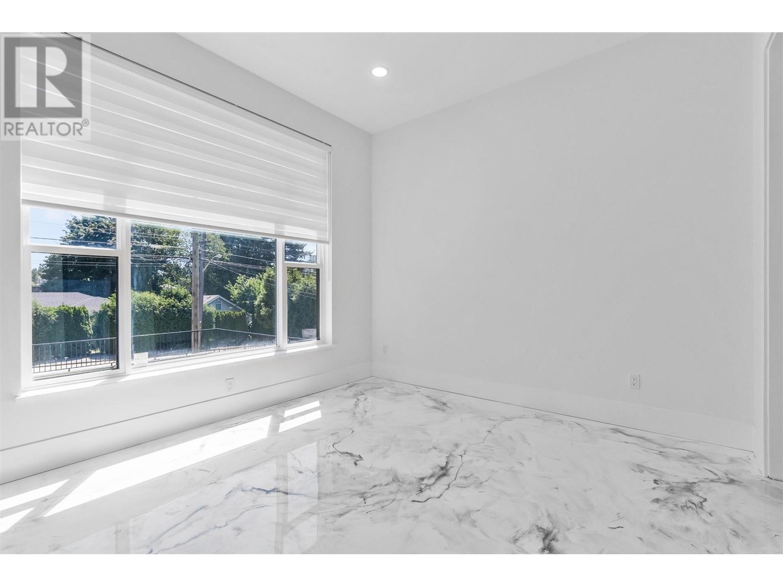 8041 10th Avenue, Burnaby, British Columbia  V3N 2S4 - Photo 10 - R2805002