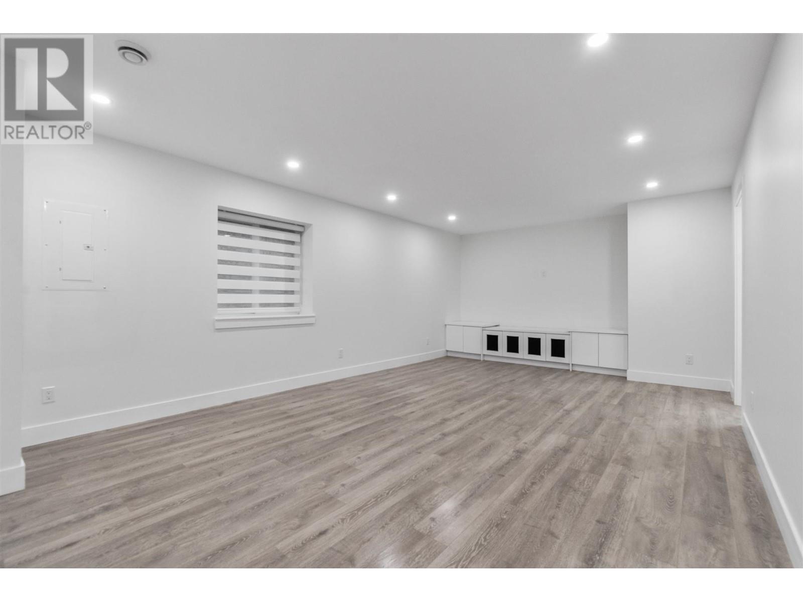 8041 10th Avenue, Burnaby, British Columbia  V3N 2S4 - Photo 27 - R2805002