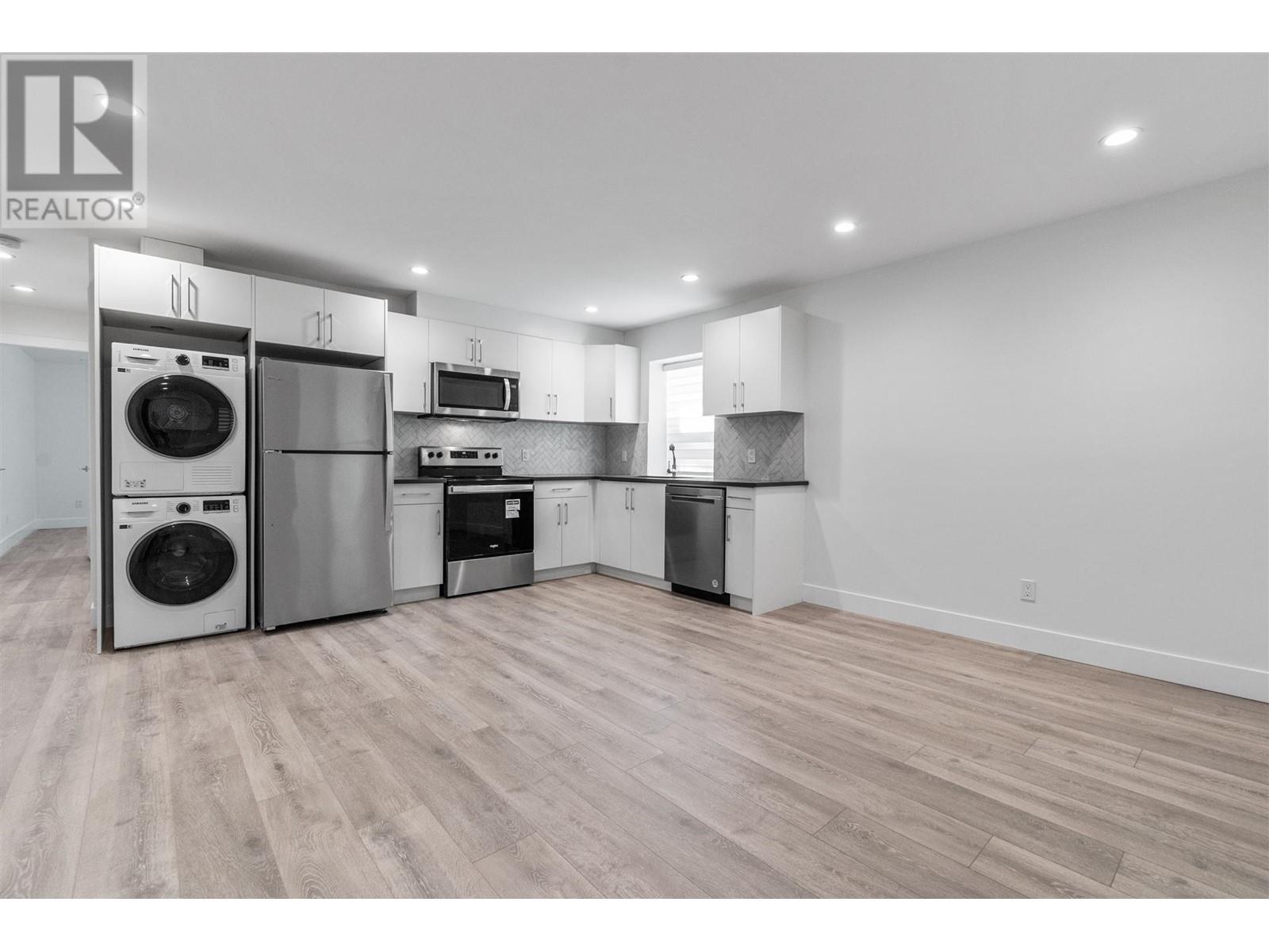 8041 10th Avenue, Burnaby, British Columbia  V3N 2S4 - Photo 32 - R2805002
