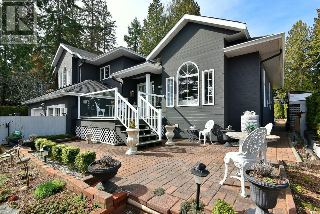5457 Burley Place, Sechelt, British Columbia  V0N 3A0 - Photo 2 - R2805867