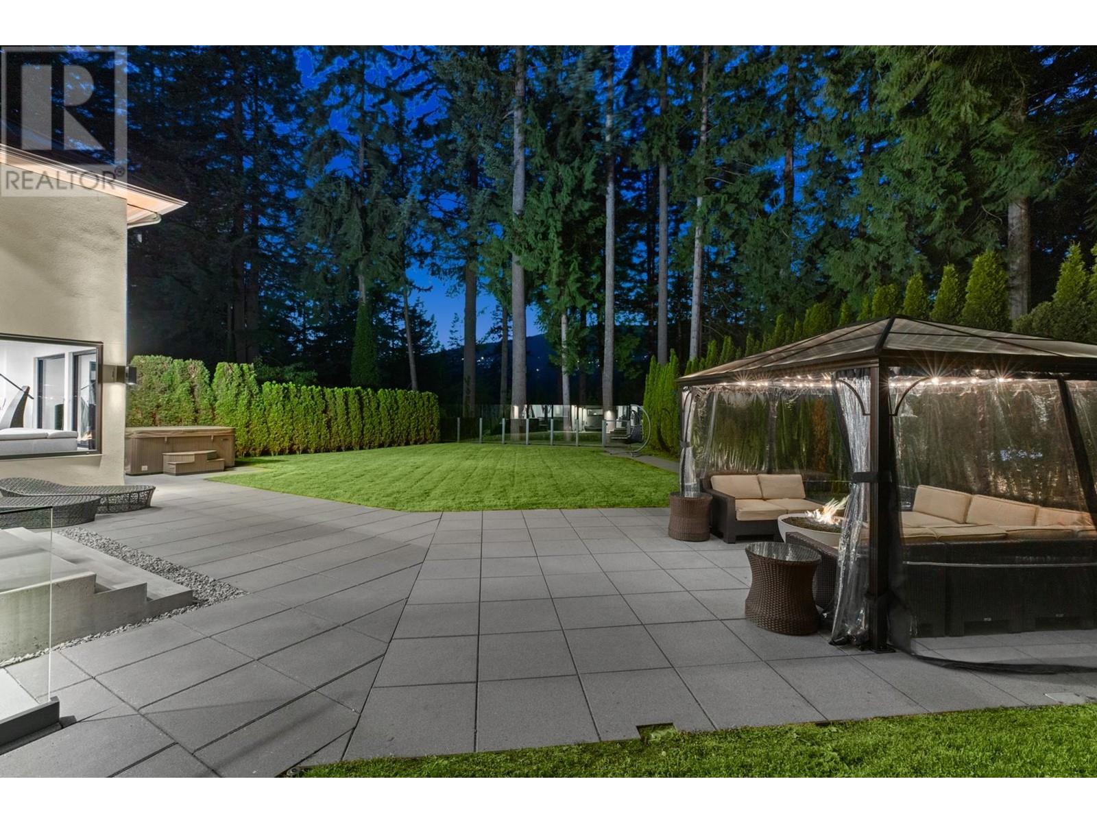 4577 Capilano Road, North Vancouver, British Columbia  V7R 4K2 - Photo 3 - R2805879