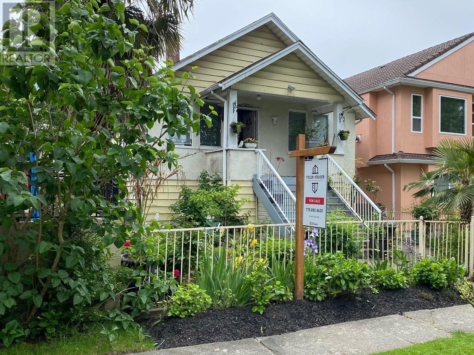 2070 E 26th Avenue, Vancouver, British Columbia  V5N 2W4 - Photo 2 - R2805870