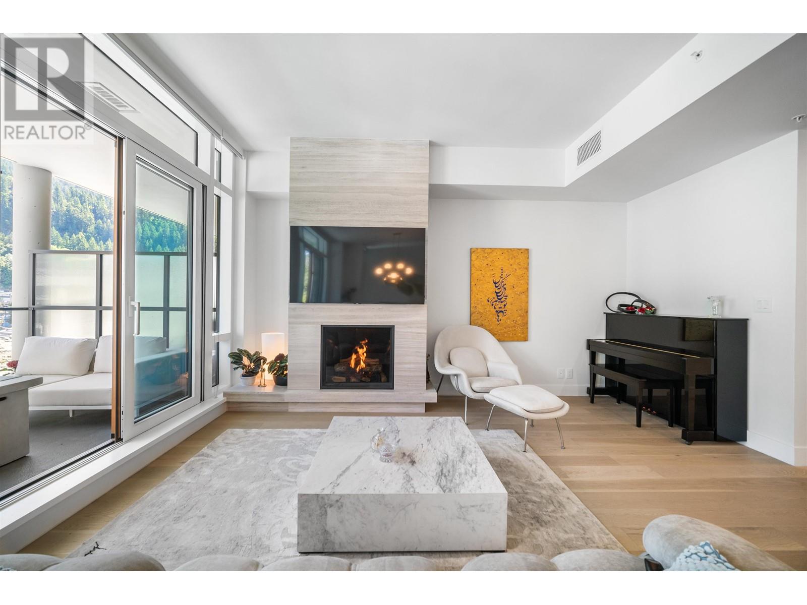 301 6697 Nelson Avenue, West Vancouver, British Columbia  V7W 2B2 - Photo 4 - R2805571