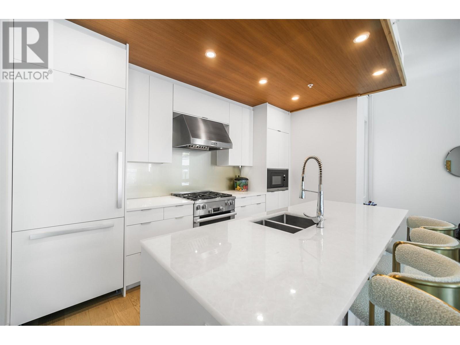 301 6697 Nelson Avenue, West Vancouver, British Columbia  V7W 2B2 - Photo 6 - R2805571
