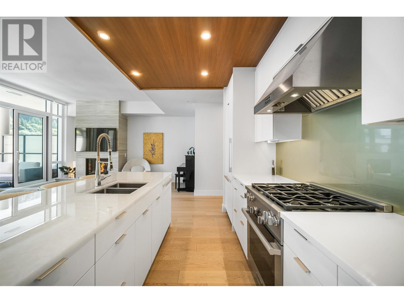 301 6697 Nelson Avenue, West Vancouver, British Columbia  V7W 2B2 - Photo 7 - R2805571