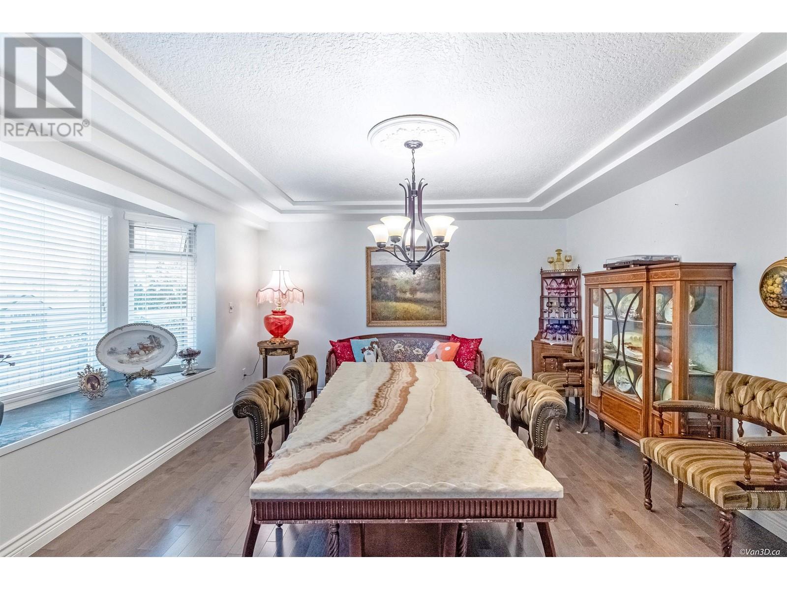 812 Robinson Street, Coquitlam, British Columbia  V3J 4G3 - Photo 2 - R2804731