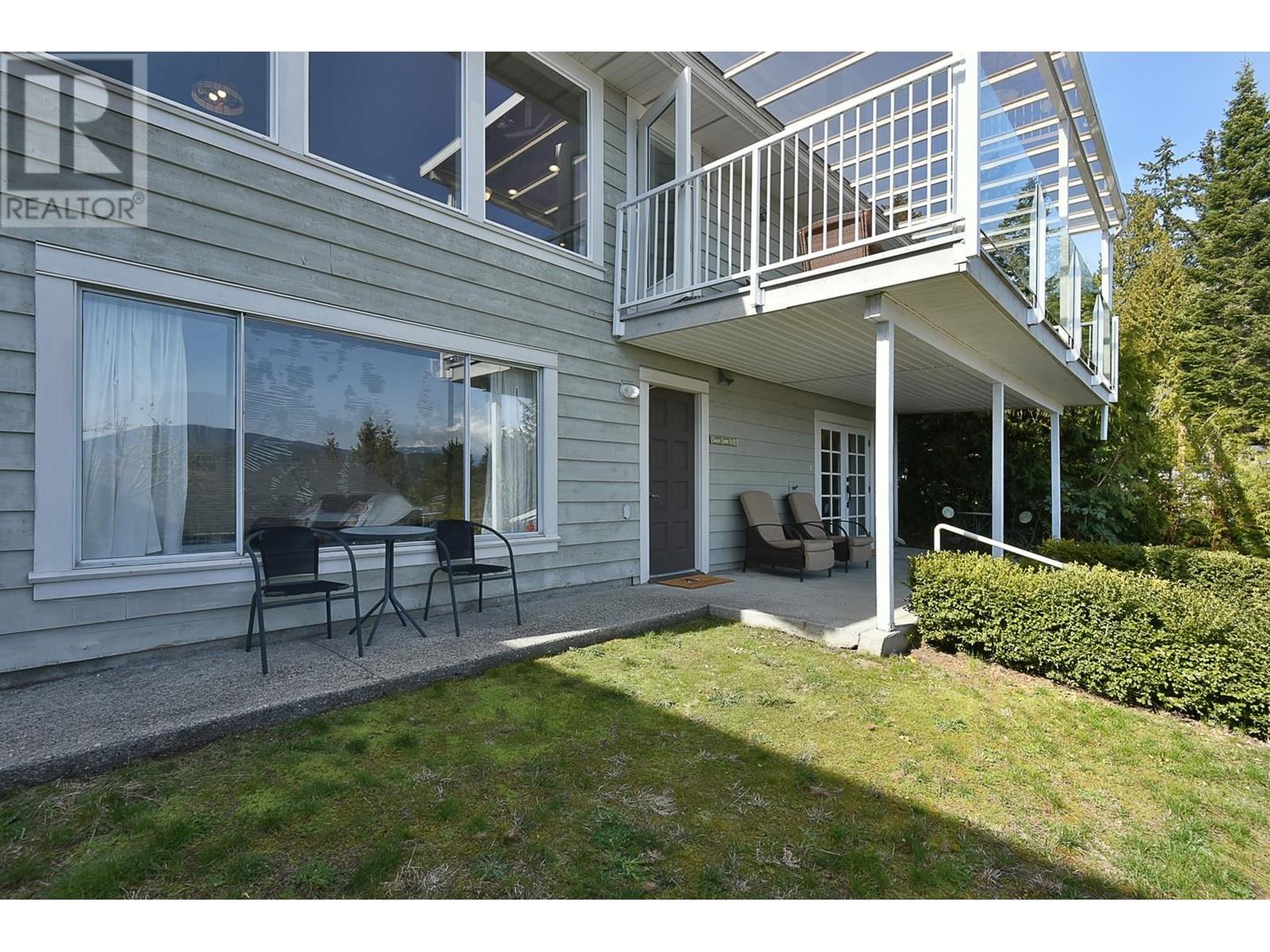 644 Gibsons Way, Gibsons, British Columbia  V0N 1V9 - Photo 32 - R2806033
