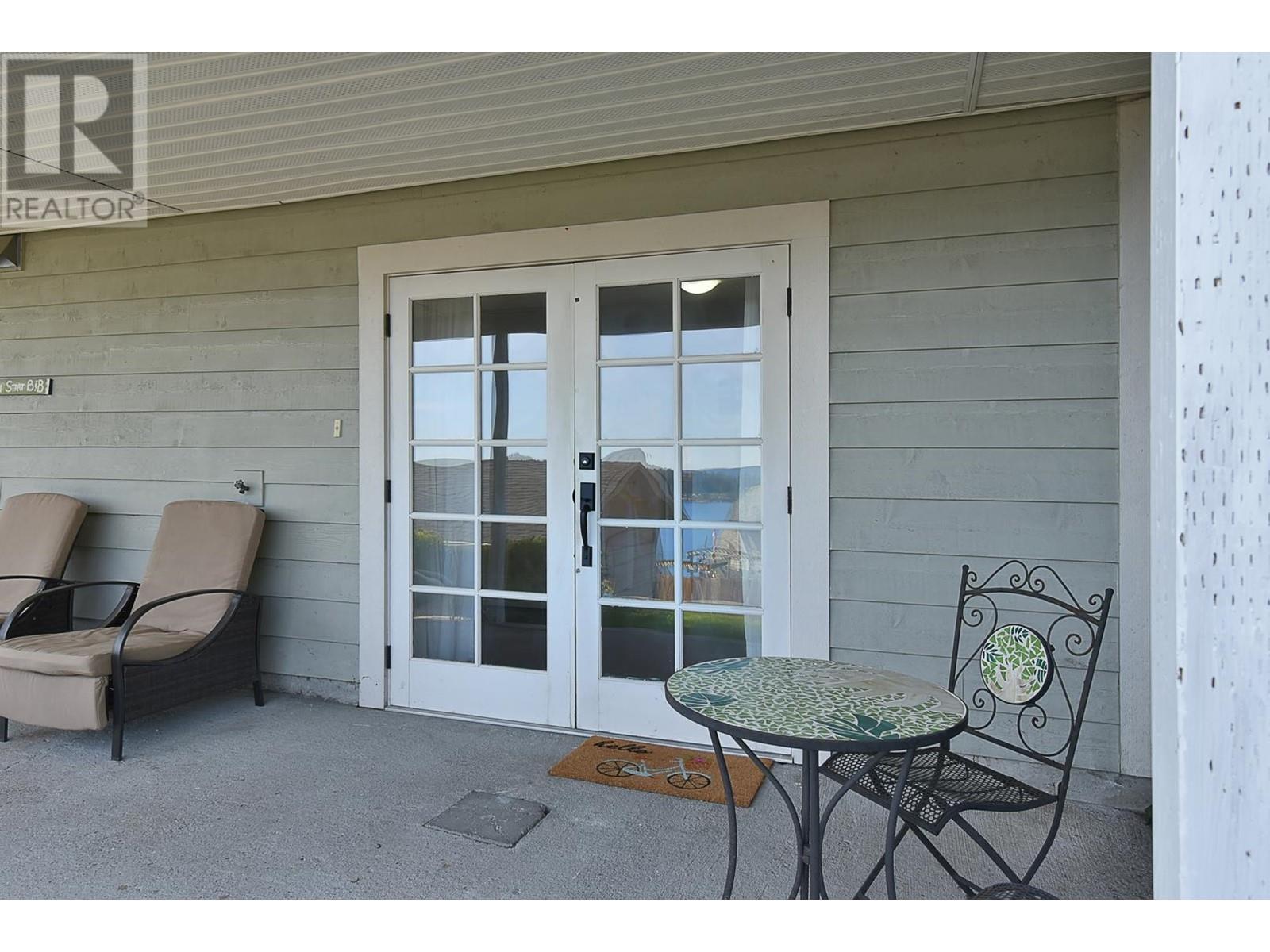 644 Gibsons Way, Gibsons, British Columbia  V0N 1V9 - Photo 33 - R2806033