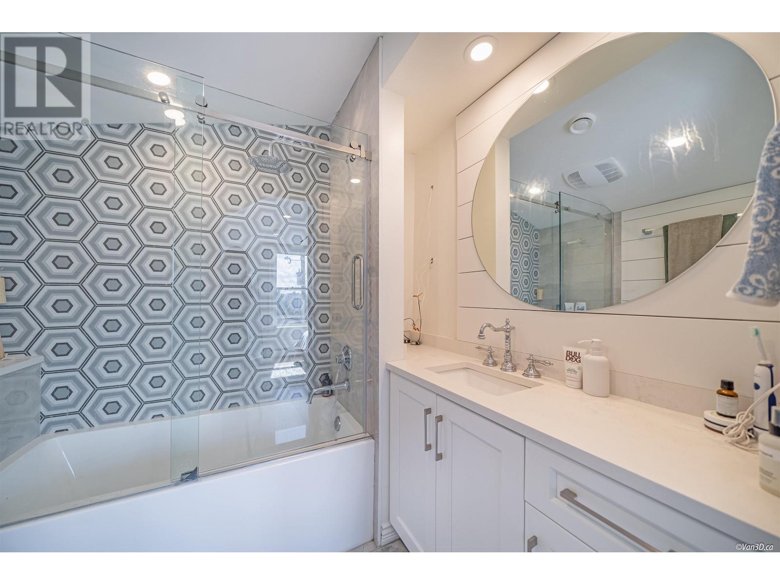 1407 Sixth Avenue, New Westminster, British Columbia  V3M 2C5 - Photo 28 - R2806047
