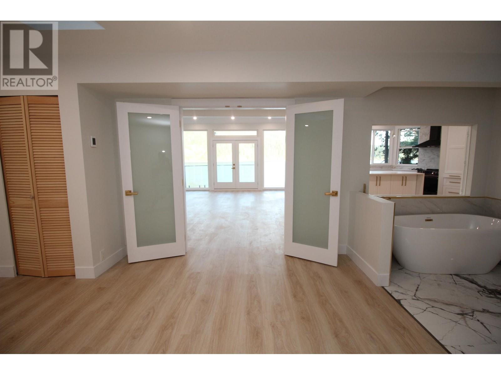 306 Sasamat Lane, North Vancouver, British Columbia  V7G 2S4 - Photo 13 - R2798836
