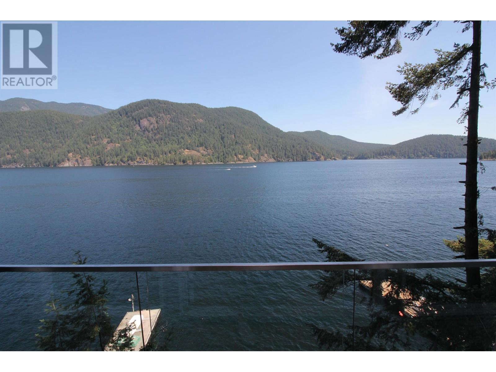 306 Sasamat Lane, North Vancouver, British Columbia  V7G 2S4 - Photo 3 - R2798836