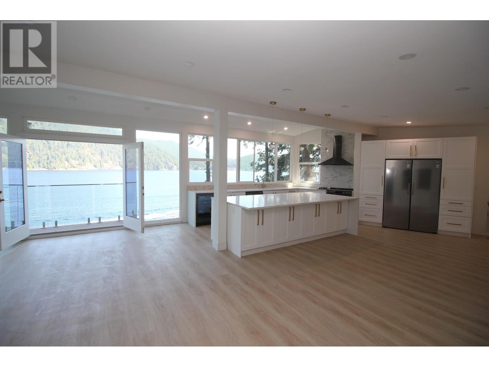 306 Sasamat Lane, North Vancouver, British Columbia  V7G 2S4 - Photo 4 - R2798836