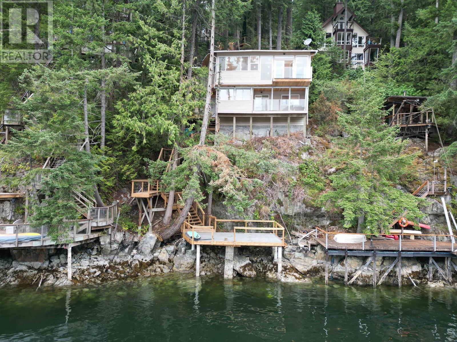 306 Sasamat Lane, North Vancouver, British Columbia  V7G 2S4 - Photo 1 - R2798836