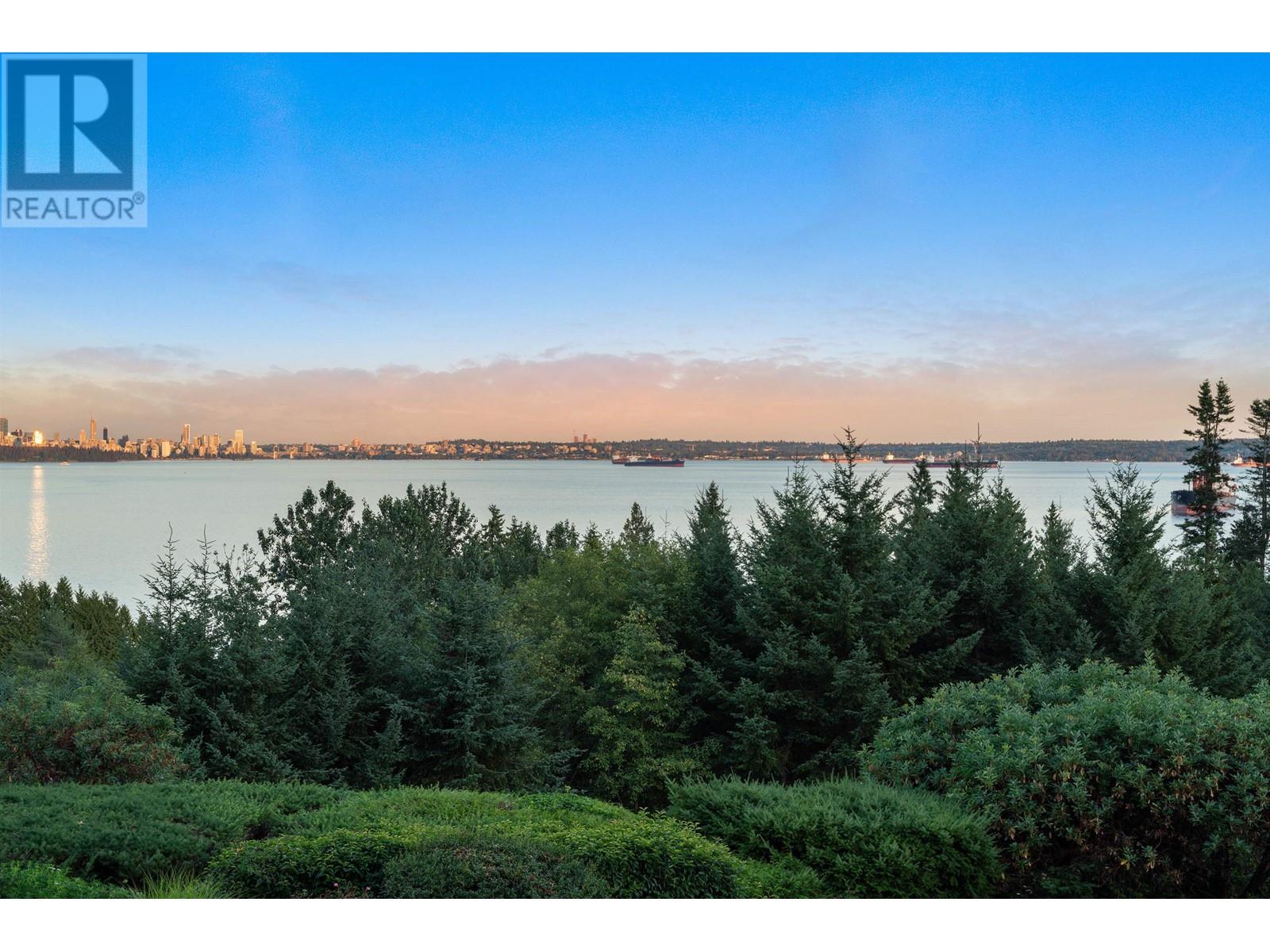4278 Morgan Crescent, West Vancouver, British Columbia  V7V 2N9 - Photo 3 - R2798102