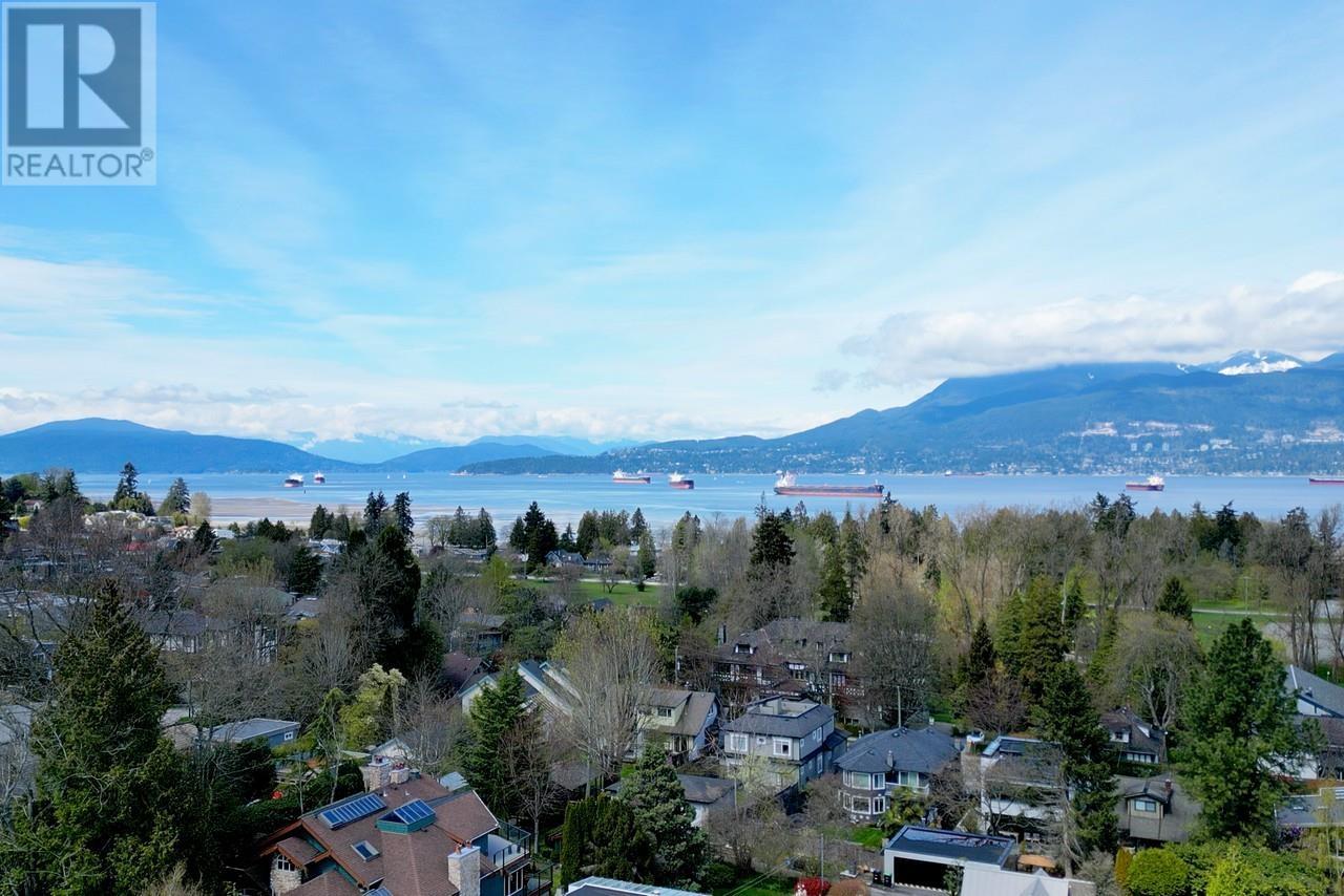 Listing Picture 2 of 33 : 4350 LOCARNO CRESCENT, Vancouver / 溫哥華 - 魯藝地產 Yvonne Lu Group - MLS Medallion Club Member