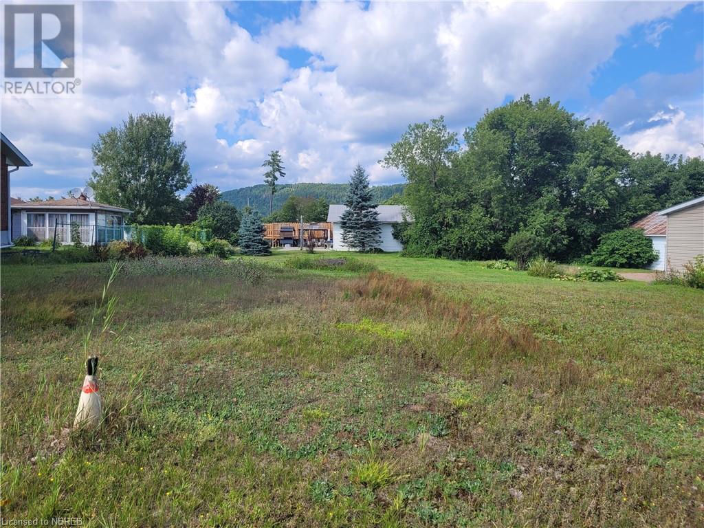 383 Park Street, Mattawa, Ontario  P0H 1V0 - Photo 1 - 40467135