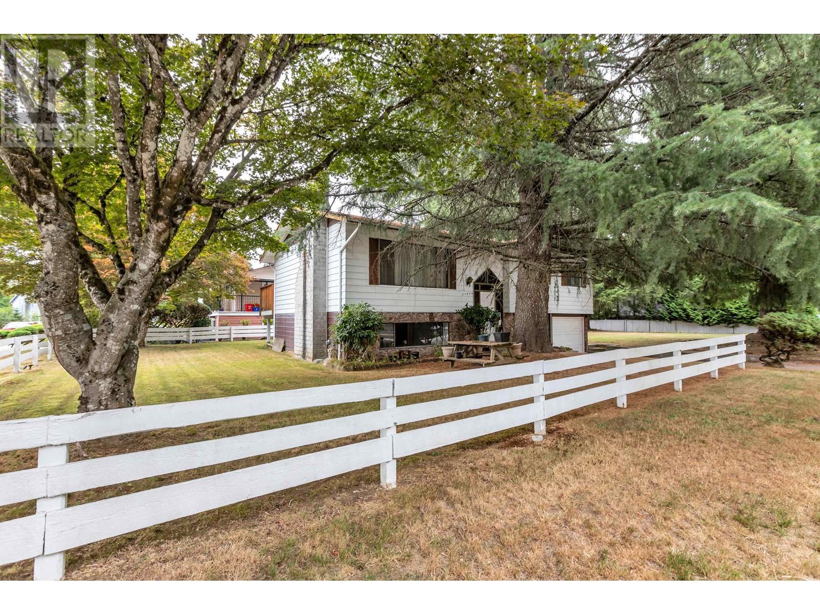 21099 Berry Avenue, Maple Ridge, British Columbia  V2X 7V3 - Photo 6 - R2806097
