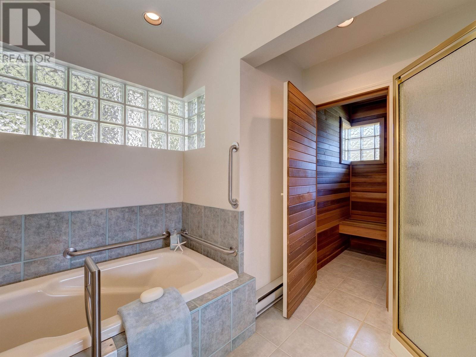 7659 Redrooffs Road, Halfmoon Bay, British Columbia  V0N 1Y1 - Photo 18 - R2806102